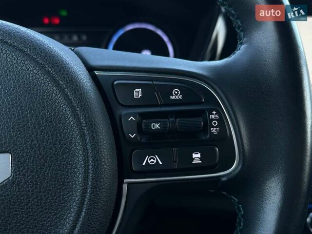 Білий Кіа Niro, об'ємом двигуна 0 л та пробігом 59 тис. км за 24900 $, фото 10 на Automoto.ua