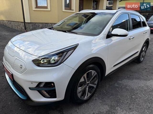 Белый Киа Niro, объемом двигателя 0 л и пробегом 94 тыс. км за 21900 $, фото 1 на Automoto.ua