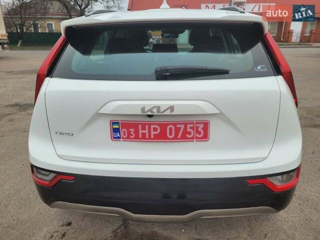 Белый Киа Niro, объемом двигателя 0 л и пробегом 107 тыс. км за 22700 $, фото 3 на Automoto.ua