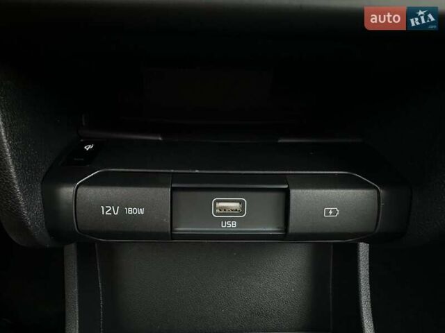 Белый Киа Niro, объемом двигателя 0 л и пробегом 47 тыс. км за 24900 $, фото 13 на Automoto.ua