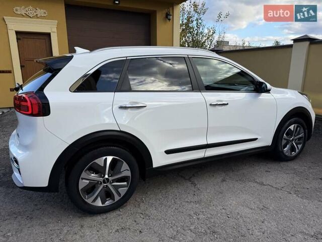 Белый Киа Niro, объемом двигателя 0 л и пробегом 94 тыс. км за 21900 $, фото 7 на Automoto.ua