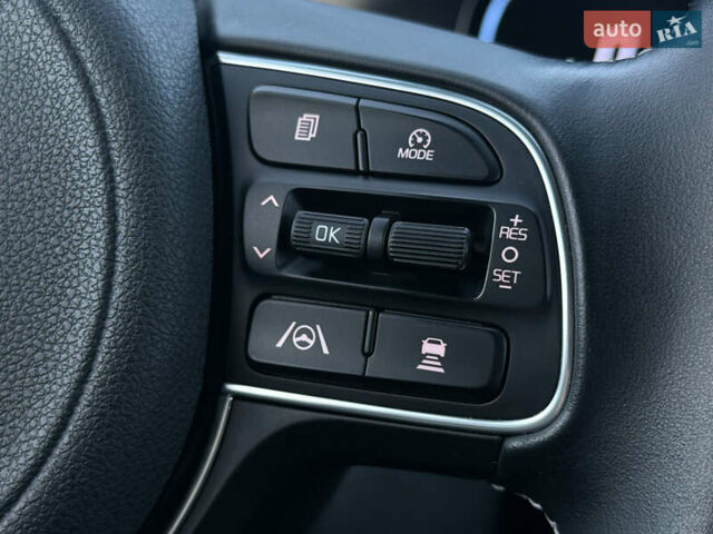 Білий Кіа Niro, об'ємом двигуна 0 л та пробігом 44 тис. км за 24500 $, фото 43 на Automoto.ua