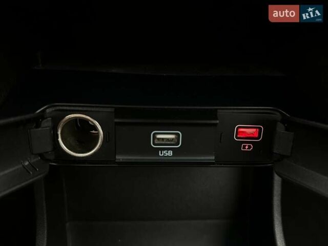 Белый Киа Niro, объемом двигателя 0 л и пробегом 52 тыс. км за 24300 $, фото 48 на Automoto.ua