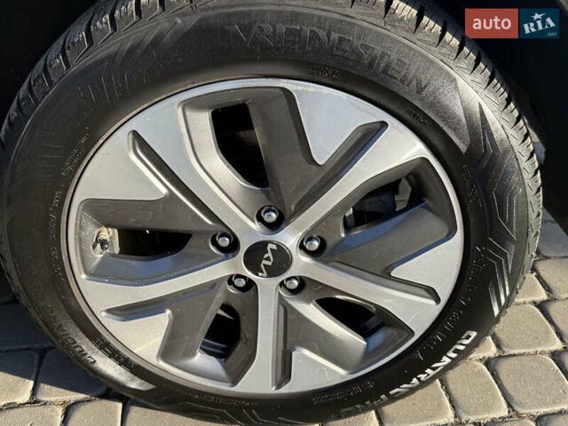 Белый Киа Niro, объемом двигателя 0 л и пробегом 115 тыс. км за 18900 $, фото 12 на Automoto.ua