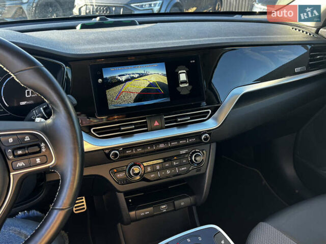 Білий Кіа Niro, об'ємом двигуна 0 л та пробігом 44 тис. км за 23900 $, фото 3 на Automoto.ua