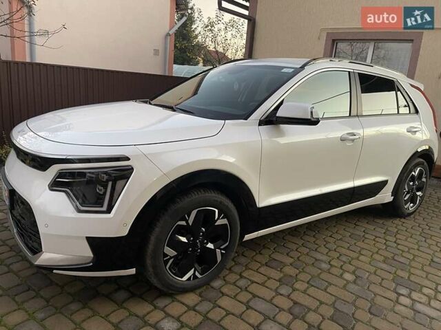 Білий Кіа Niro, об'ємом двигуна 0 л та пробігом 90 тис. км за 25300 $, фото 3 на Automoto.ua