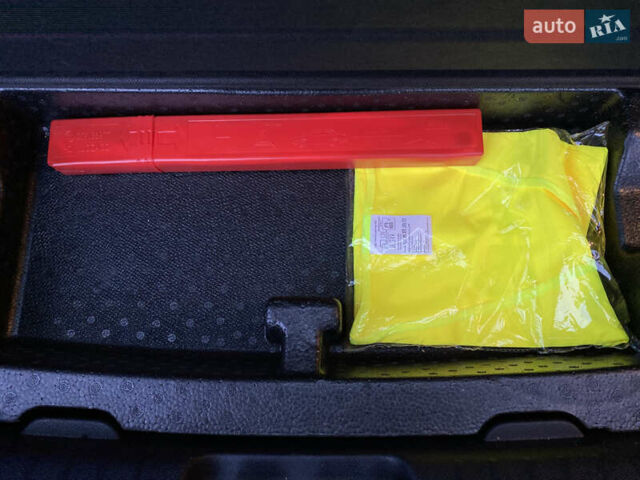 Белый Киа Niro, объемом двигателя 0 л и пробегом 21 тыс. км за 21999 $, фото 66 на Automoto.ua