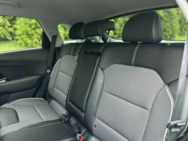 Білий Кіа Niro, об'ємом двигуна 0 л та пробігом 10 тис. км за 17000 $, фото 12 на Automoto.ua