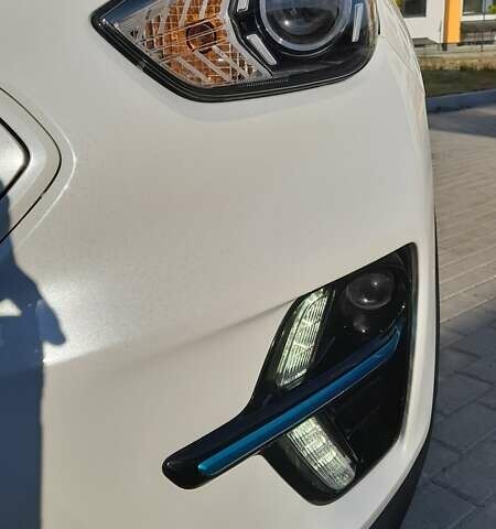 Белый Киа Niro, объемом двигателя 0 л и пробегом 131 тыс. км за 18600 $, фото 30 на Automoto.ua