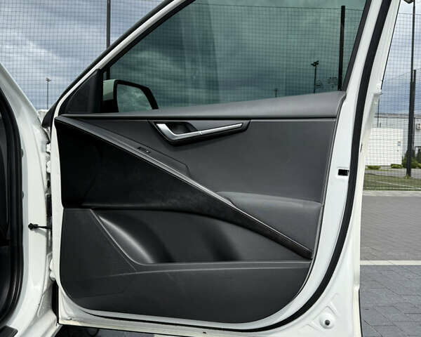 Белый Киа Niro, объемом двигателя 0 л и пробегом 56 тыс. км за 24999 $, фото 15 на Automoto.ua