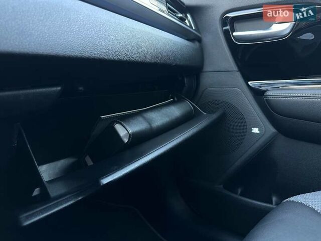 Білий Кіа Niro, об'ємом двигуна 0 л та пробігом 31 тис. км за 24800 $, фото 76 на Automoto.ua