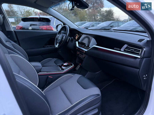 Белый Киа Niro, объемом двигателя 0 л и пробегом 44 тыс. км за 24900 $, фото 102 на Automoto.ua