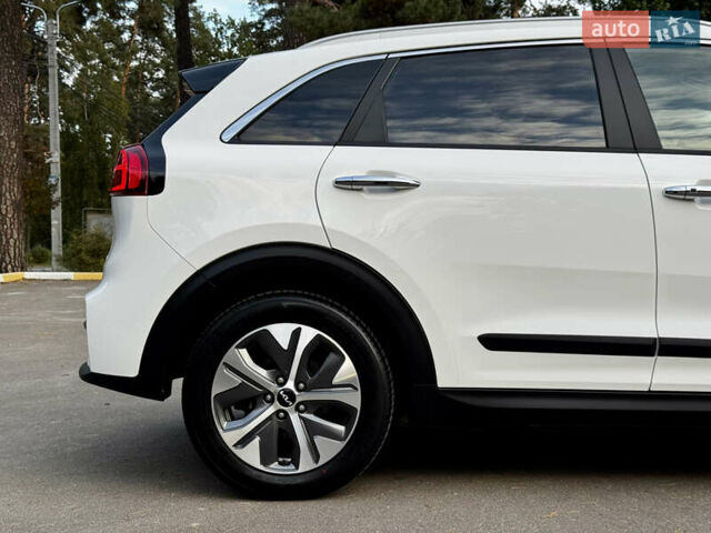 Белый Киа Niro, объемом двигателя 0 л и пробегом 57 тыс. км за 23868 $, фото 25 на Automoto.ua