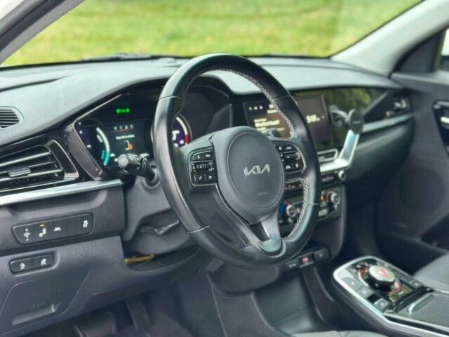 Белый Киа Niro, объемом двигателя 0 л и пробегом 13 тыс. км за 12000 $, фото 6 на Automoto.ua