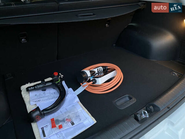 Белый Киа Niro, объемом двигателя 0 л и пробегом 21 тыс. км за 21999 $, фото 64 на Automoto.ua