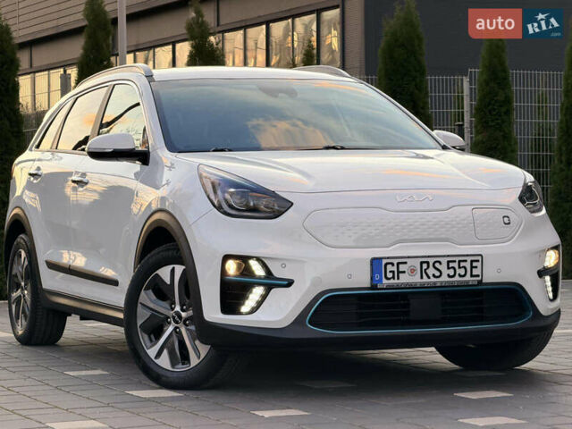 Білий Кіа Niro, об'ємом двигуна 0 л та пробігом 30 тис. км за 24700 $, фото 1 на Automoto.ua