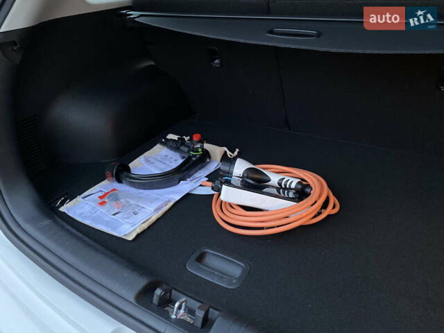 Белый Киа Niro, объемом двигателя 0 л и пробегом 21 тыс. км за 21999 $, фото 63 на Automoto.ua