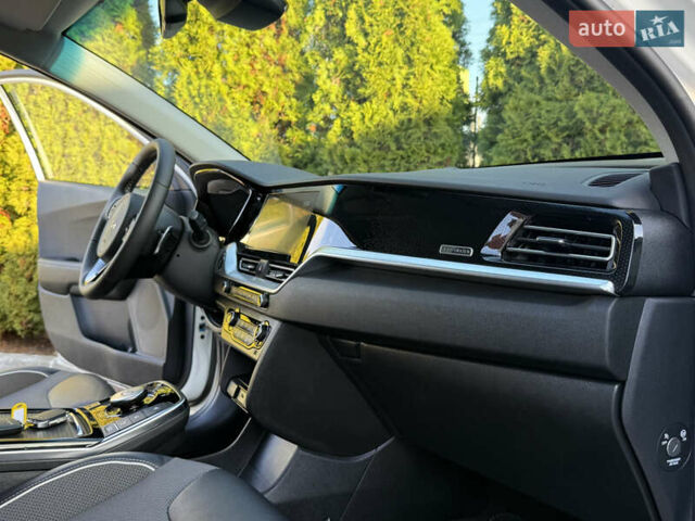 Белый Киа Niro, объемом двигателя 0 л и пробегом 115 тыс. км за 18900 $, фото 44 на Automoto.ua