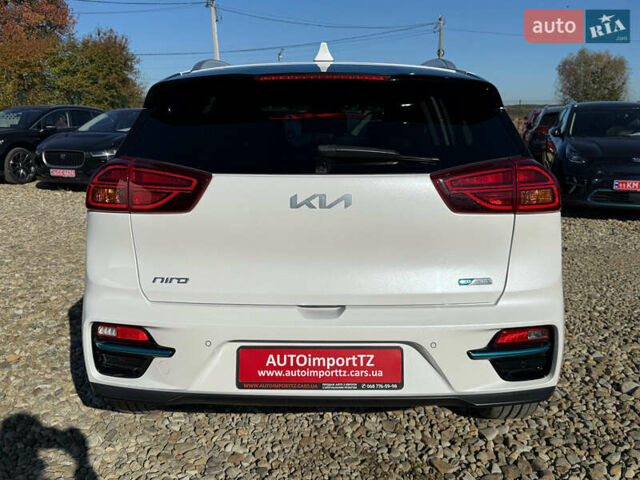 Білий Кіа Niro, об'ємом двигуна 0 л та пробігом 44 тис. км за 24500 $, фото 19 на Automoto.ua