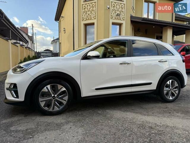 Белый Киа Niro, объемом двигателя 0 л и пробегом 94 тыс. км за 21900 $, фото 2 на Automoto.ua