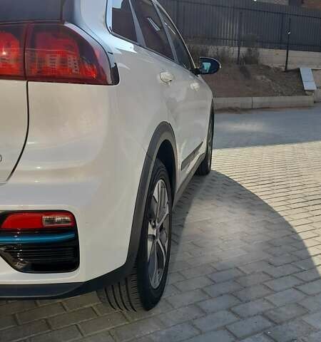Белый Киа Niro, объемом двигателя 0 л и пробегом 131 тыс. км за 18600 $, фото 15 на Automoto.ua