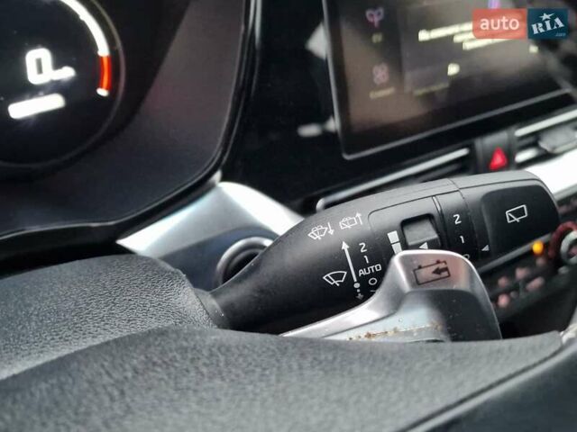 Білий Кіа Niro, об'ємом двигуна 0 л та пробігом 107 тис. км за 20600 $, фото 29 на Automoto.ua