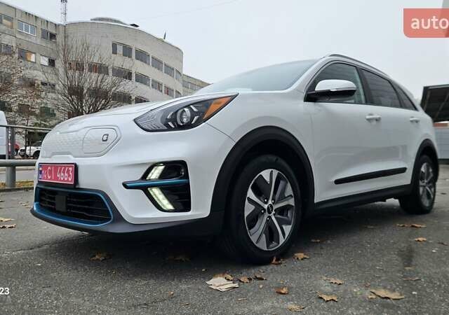 Белый Киа Niro, объемом двигателя 0 л и пробегом 131 тыс. км за 19999 $, фото 10 на Automoto.ua