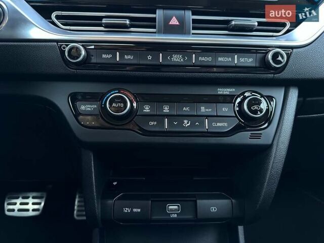 Білий Кіа Niro, об'ємом двигуна 0 л та пробігом 31 тис. км за 24800 $, фото 61 на Automoto.ua
