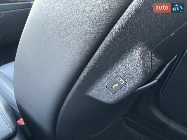 Білий Кіа Niro, об'ємом двигуна 1.58 л та пробігом 61 тис. км за 25990 $, фото 31 на Automoto.ua