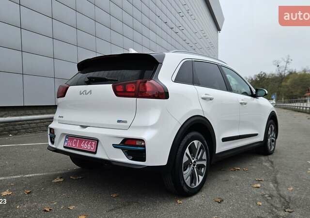 Белый Киа Niro, объемом двигателя 0 л и пробегом 131 тыс. км за 19999 $, фото 7 на Automoto.ua