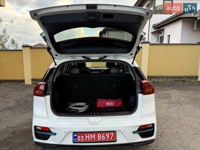 Белый Киа Niro, объемом двигателя 0 л и пробегом 94 тыс. км за 21900 $, фото 122 на Automoto.ua