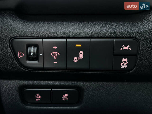 Белый Киа Niro, объемом двигателя 0 л и пробегом 53 тыс. км за 24400 $, фото 31 на Automoto.ua