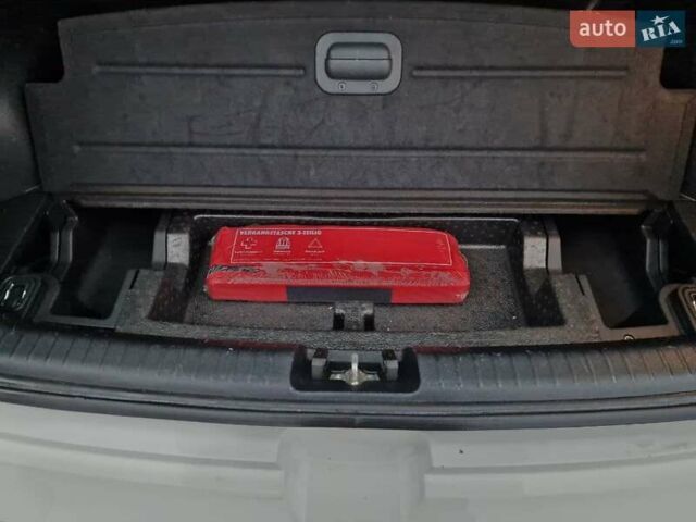 Білий Кіа Niro, об'ємом двигуна 0 л та пробігом 107 тис. км за 20600 $, фото 44 на Automoto.ua