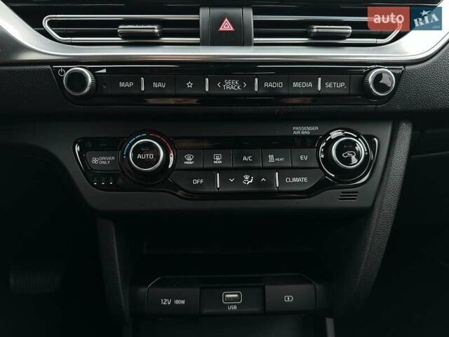 Белый Киа Niro, объемом двигателя 0 л и пробегом 52 тыс. км за 24300 $, фото 46 на Automoto.ua