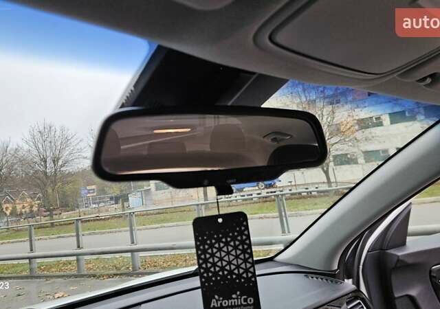 Белый Киа Niro, объемом двигателя 0 л и пробегом 131 тыс. км за 19999 $, фото 18 на Automoto.ua