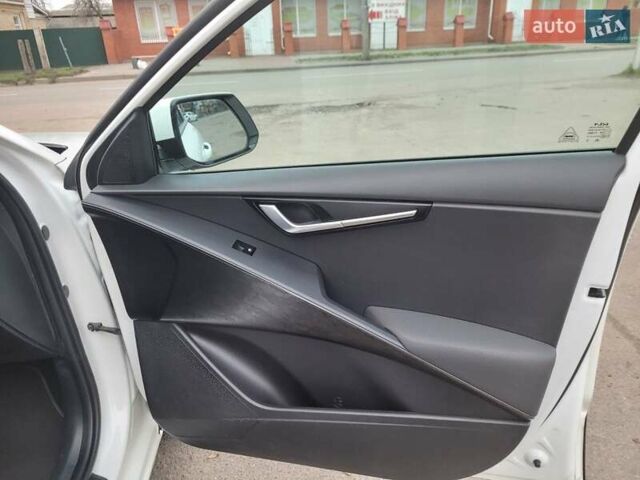 Белый Киа Niro, объемом двигателя 0 л и пробегом 107 тыс. км за 22700 $, фото 22 на Automoto.ua