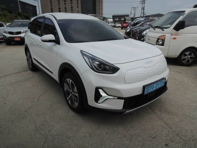 Белый Киа Niro, объемом двигателя 0 л и пробегом 18 тыс. км за 23200 $, фото 5 на Automoto.ua