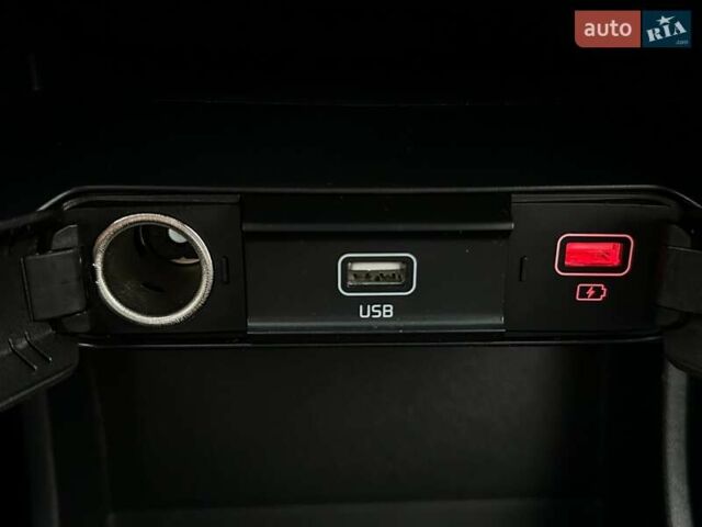 Белый Киа Niro, объемом двигателя 0 л и пробегом 31 тыс. км за 24900 $, фото 58 на Automoto.ua