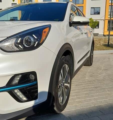 Белый Киа Niro, объемом двигателя 0 л и пробегом 131 тыс. км за 18600 $, фото 13 на Automoto.ua