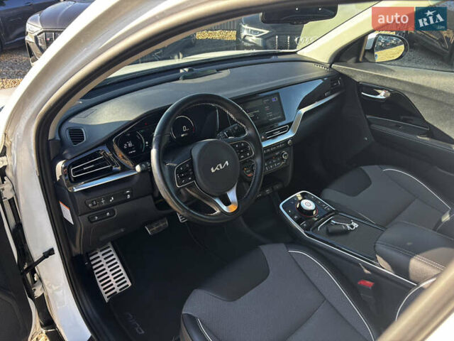 Білий Кіа Niro, об'ємом двигуна 0 л та пробігом 44 тис. км за 23900 $, фото 33 на Automoto.ua