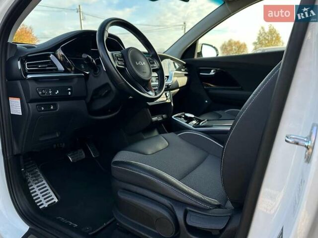 Білий Кіа Niro, об'ємом двигуна 0 л та пробігом 31 тис. км за 24800 $, фото 38 на Automoto.ua