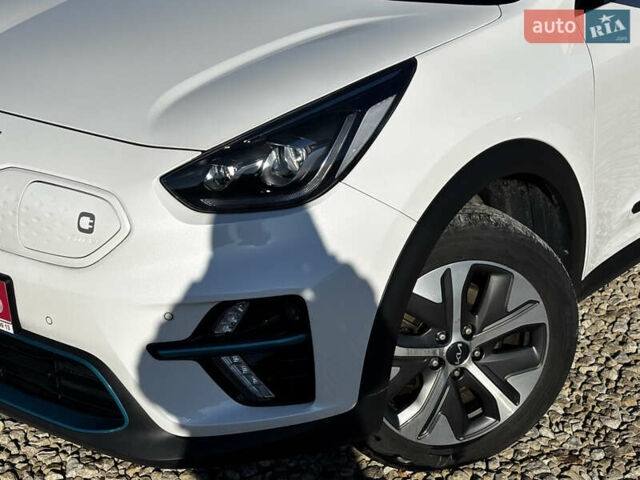 Білий Кіа Niro, об'ємом двигуна 0 л та пробігом 44 тис. км за 23900 $, фото 22 на Automoto.ua