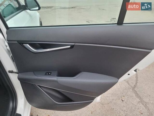 Белый Киа Niro, объемом двигателя 0 л и пробегом 107 тыс. км за 22700 $, фото 20 на Automoto.ua