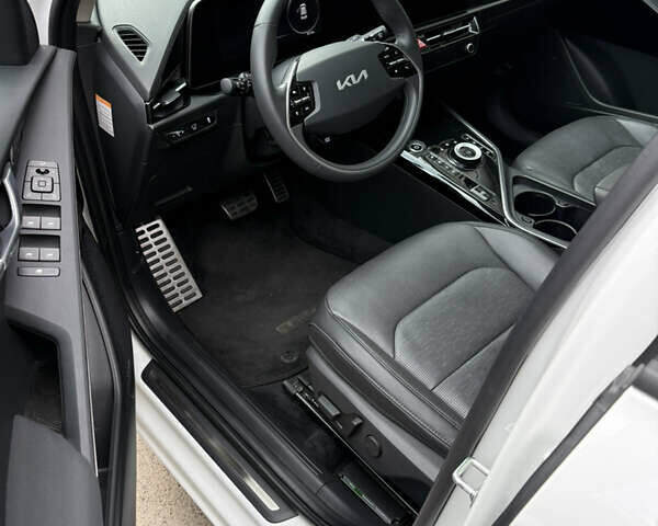 Белый Киа Niro, объемом двигателя 0 л и пробегом 26 тыс. км за 26500 $, фото 7 на Automoto.ua