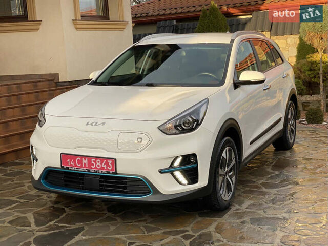 Белый Киа Niro, объемом двигателя 0 л и пробегом 21 тыс. км за 21999 $, фото 2 на Automoto.ua
