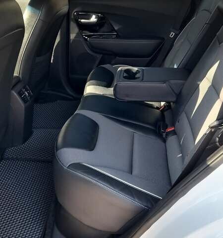 Белый Киа Niro, объемом двигателя 0 л и пробегом 131 тыс. км за 18600 $, фото 35 на Automoto.ua