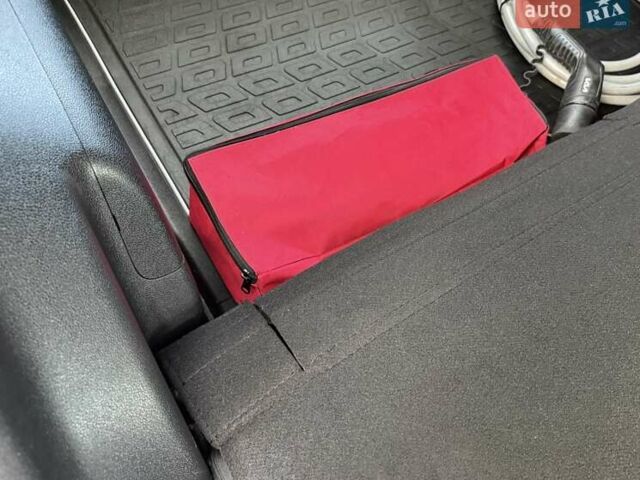 Белый Киа Niro, объемом двигателя 0 л и пробегом 94 тыс. км за 21900 $, фото 141 на Automoto.ua