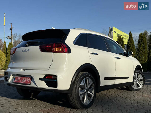 Белый Киа Niro, объемом двигателя 0 л и пробегом 115 тыс. км за 18900 $, фото 19 на Automoto.ua