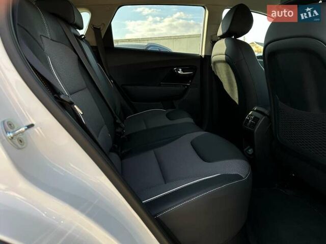 Білий Кіа Niro, об'ємом двигуна 0 л та пробігом 31 тис. км за 24800 $, фото 93 на Automoto.ua