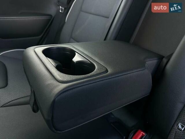 Білий Кіа Niro, об'ємом двигуна 0 л та пробігом 31 тис. км за 24800 $, фото 87 на Automoto.ua